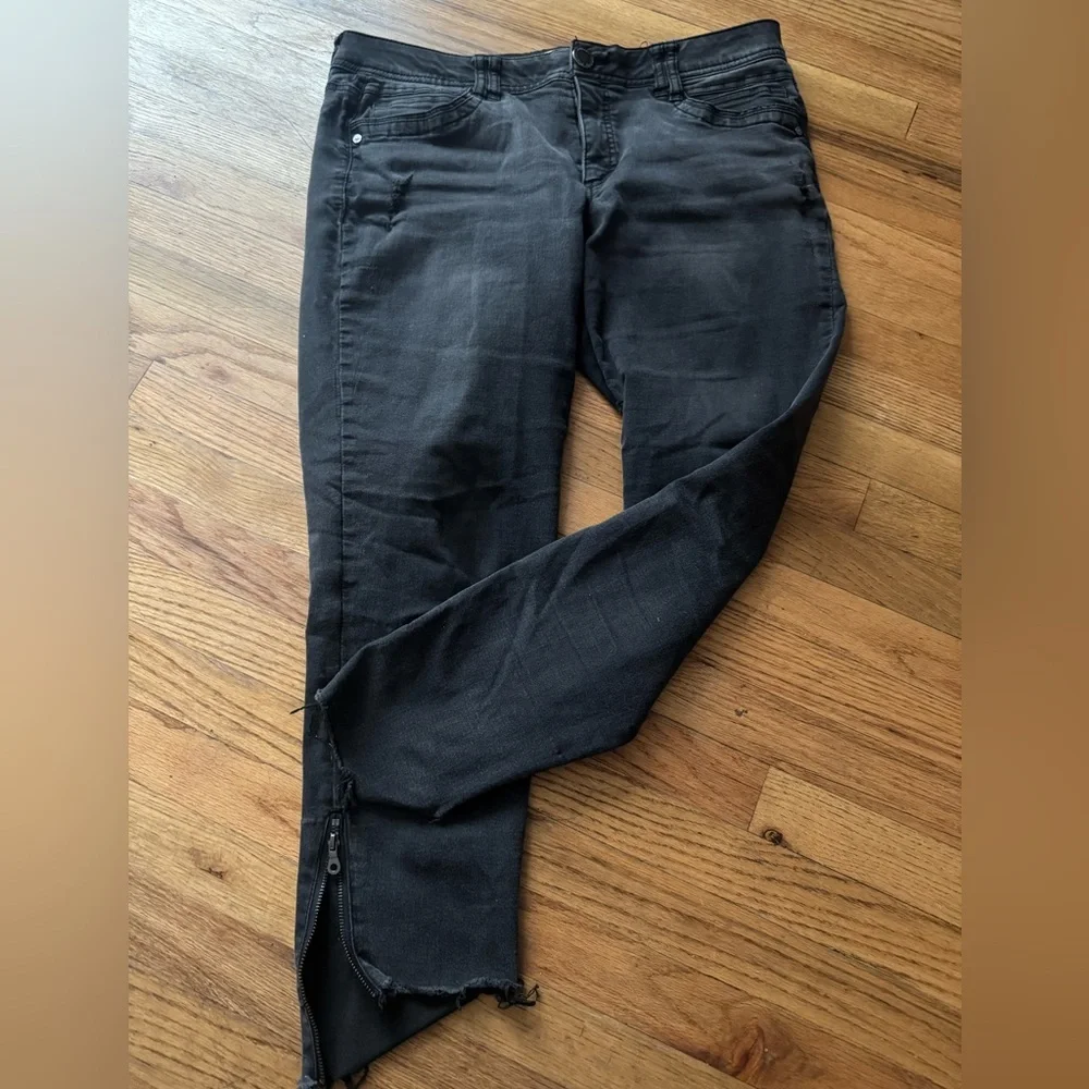Democracy Black Ankle Jeans - Picture 5 of 14